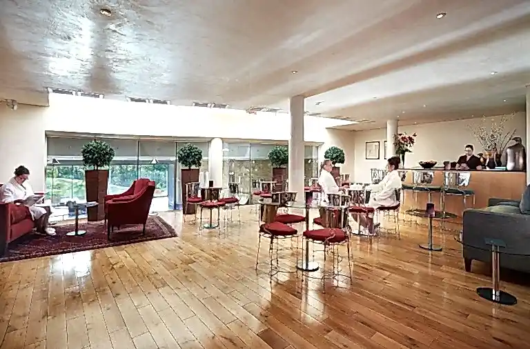 Aquarias Spa Lounge for web